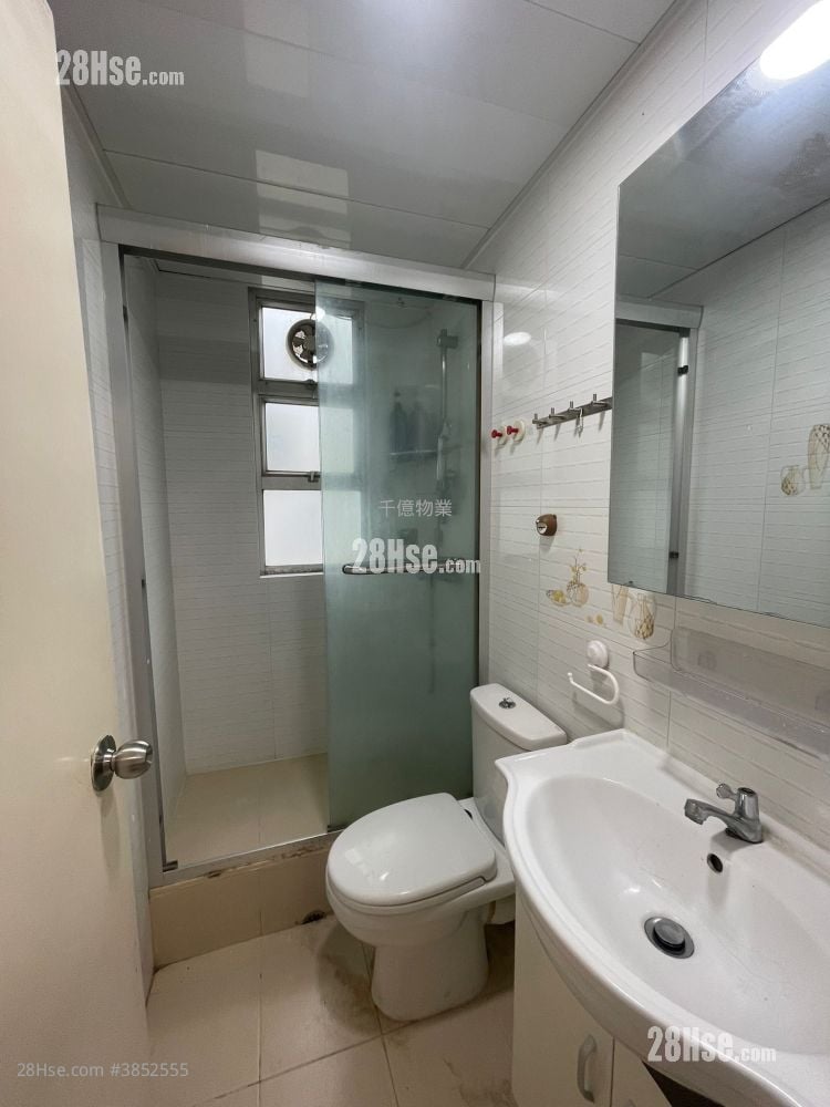 Career Court Sell 2 Bedrooms , 1 Bathroom 248 ft²