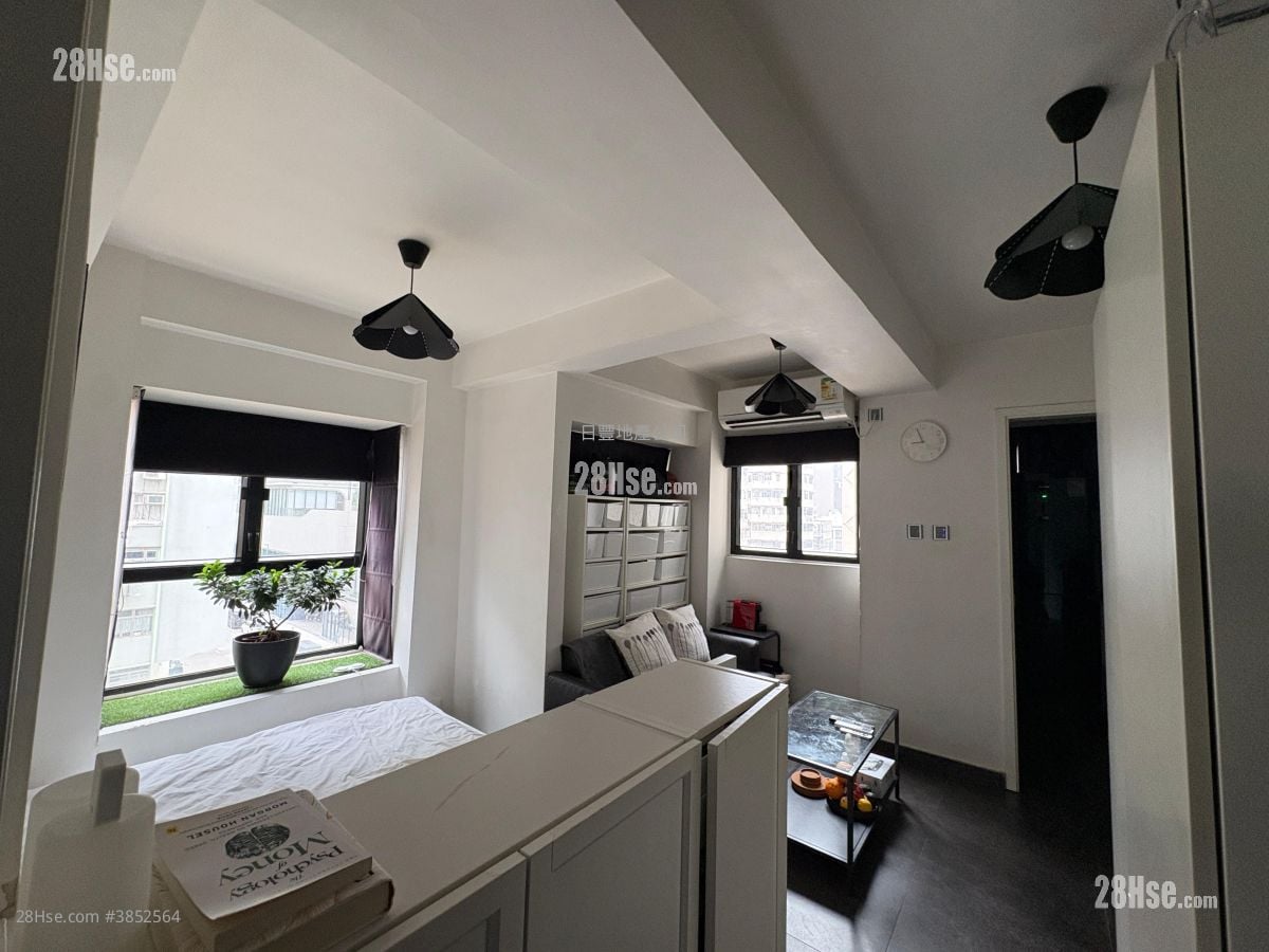 Comfort Court Sell 236 ft²