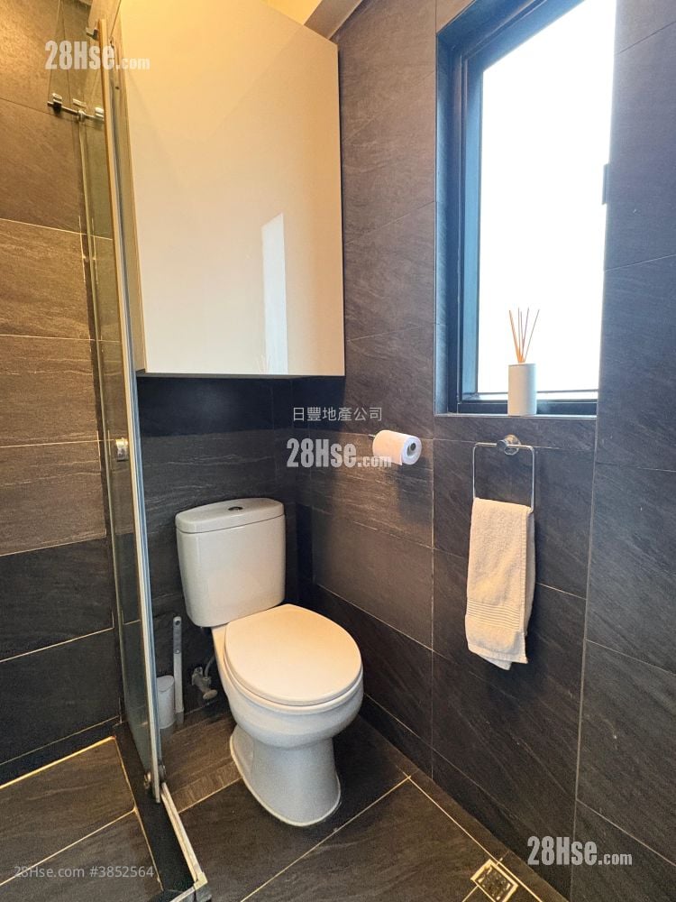 Comfort Court Sell 236 ft²