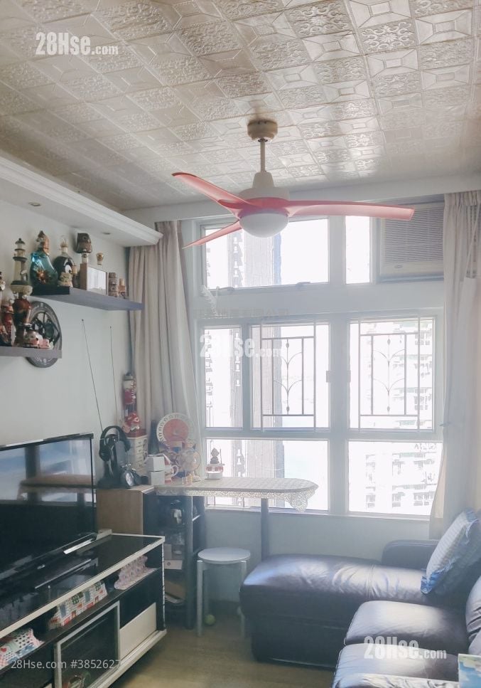 Tung Tao Court Sell 3 Bedrooms 554 ft²