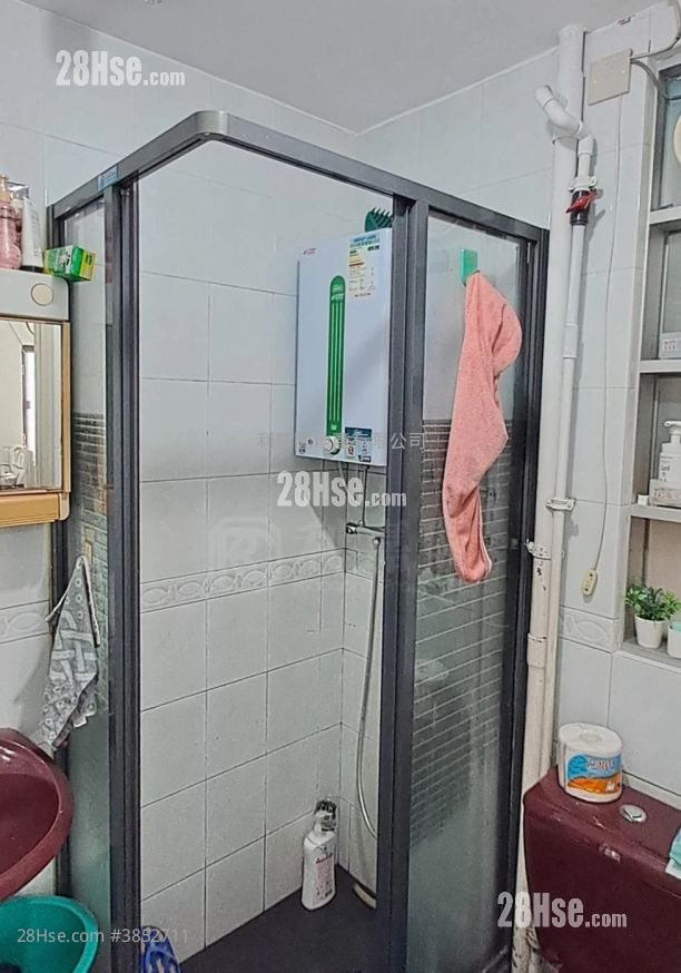 Fung Shing Court Sell 2 Bedrooms 381 ft²