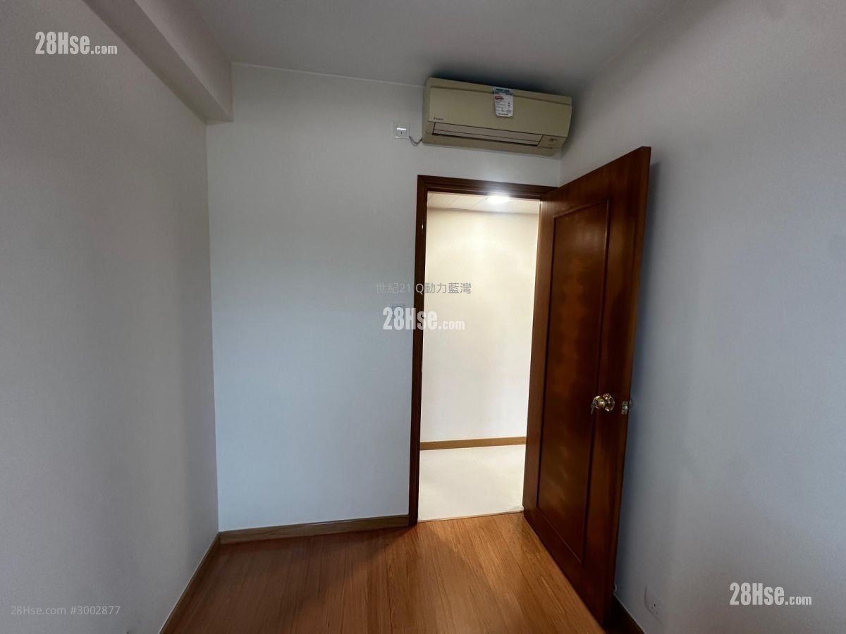 Island Resort Sell 3 Bedrooms , 2 Bathrooms 605 ft²