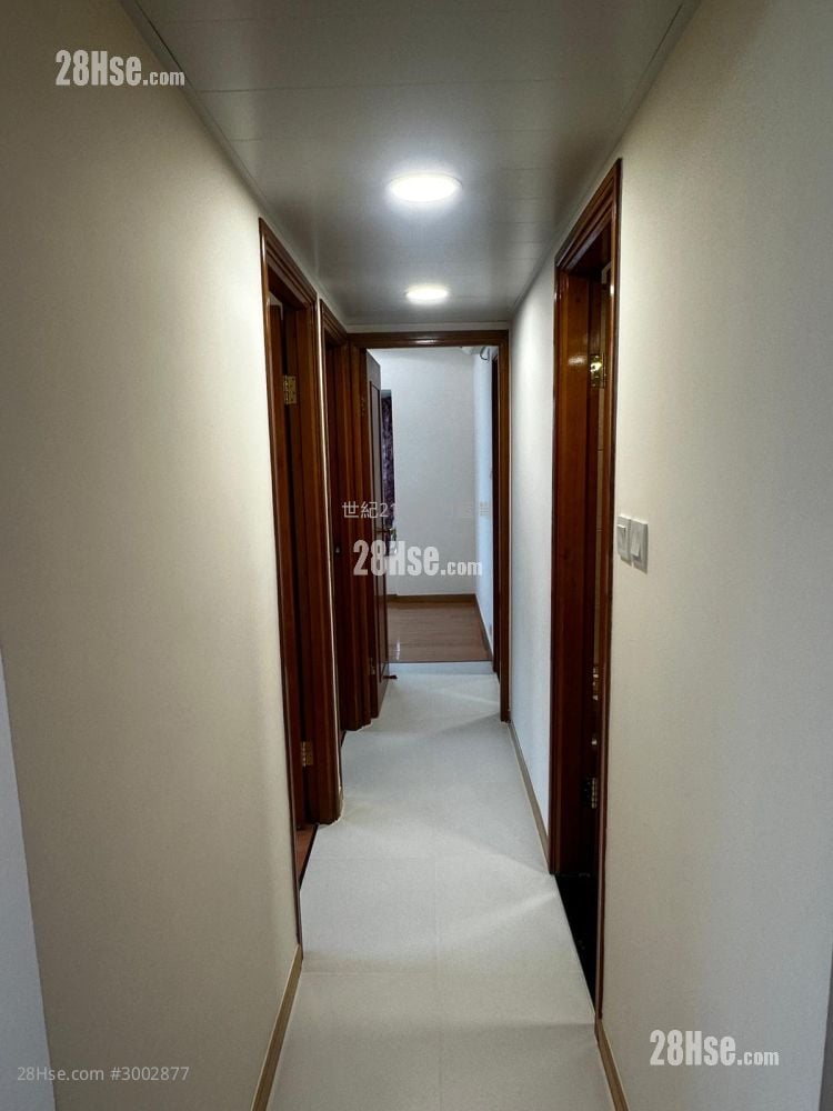 Island Resort Sell 3 Bedrooms , 2 Bathrooms 605 ft²