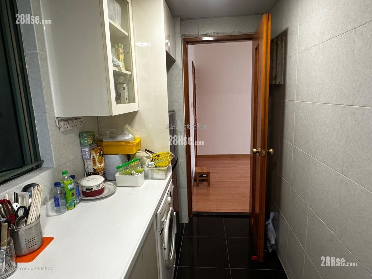 Island Resort Sell 3 Bedrooms , 2 Bathrooms 605 ft²