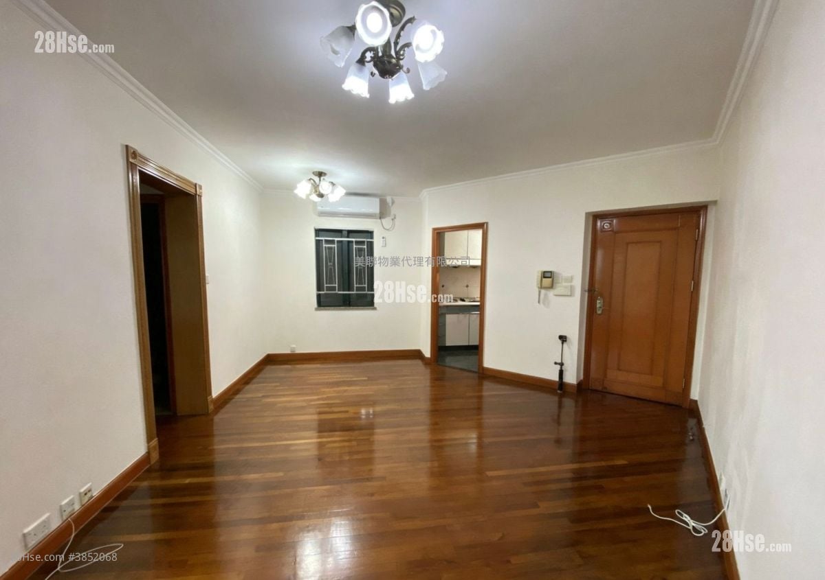 Villa Esplanada Sell 3 Bedrooms , 2 Bathrooms 666 ft²