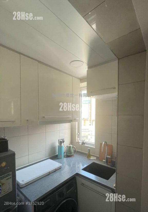 Kellet Court Rental 2 Bedrooms , 1 Bathroom 306 ft²