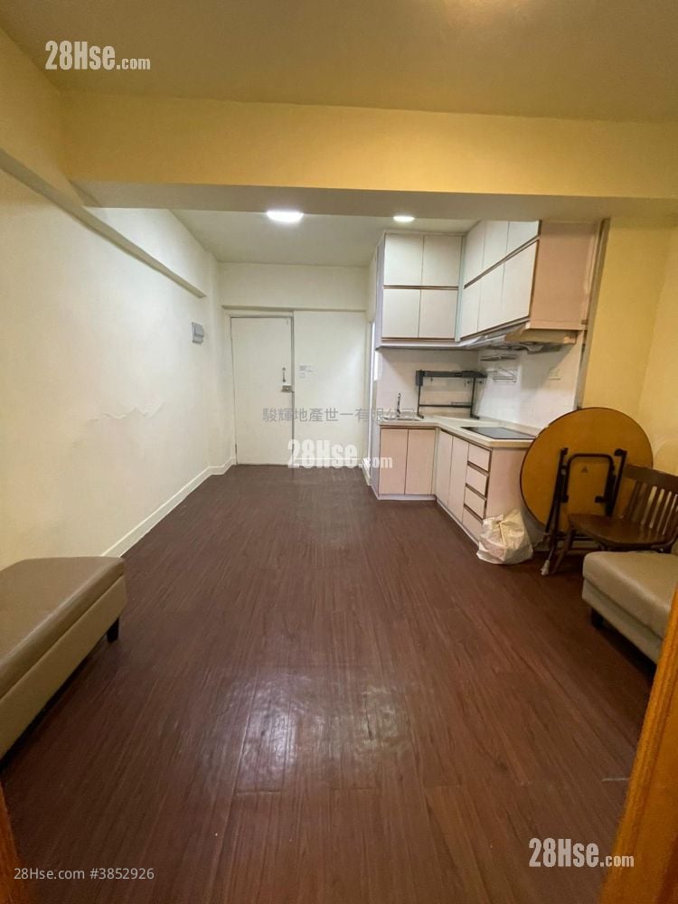 Peony House Rental 2 Bedrooms , 1 Bathroom 304 ft²