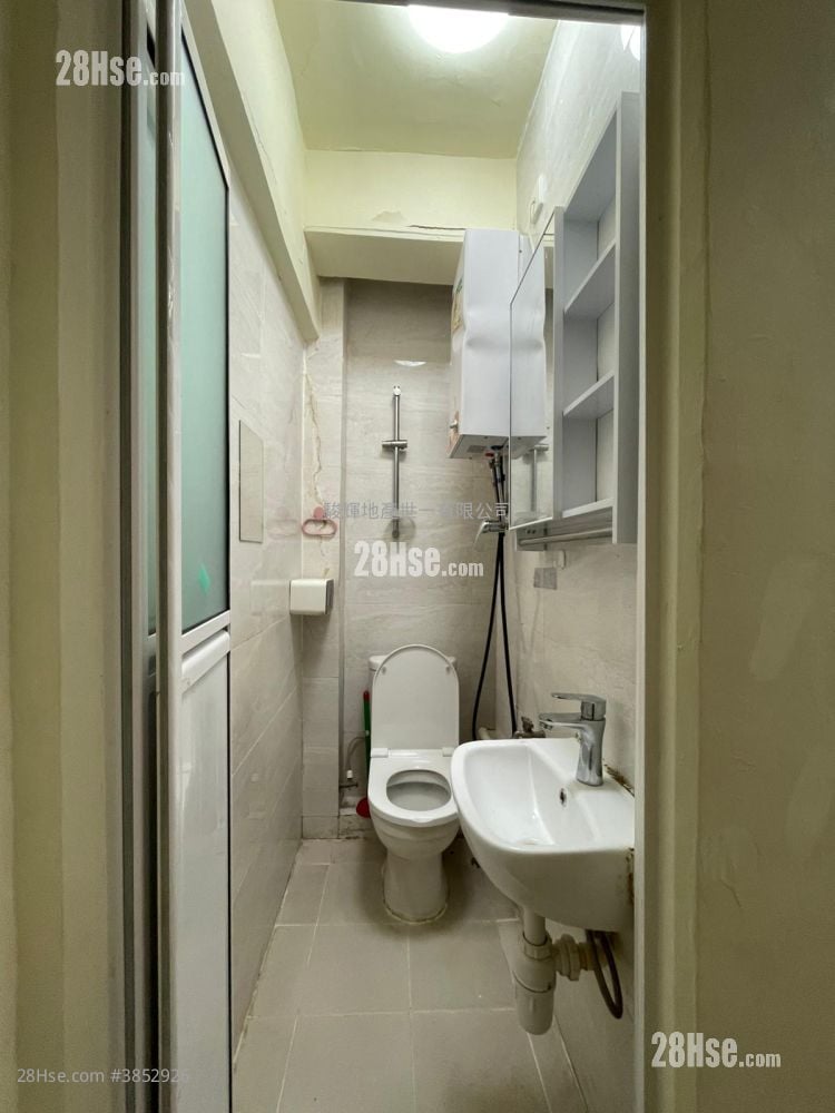 Peony House Rental 2 Bedrooms , 1 Bathroom 304 ft²