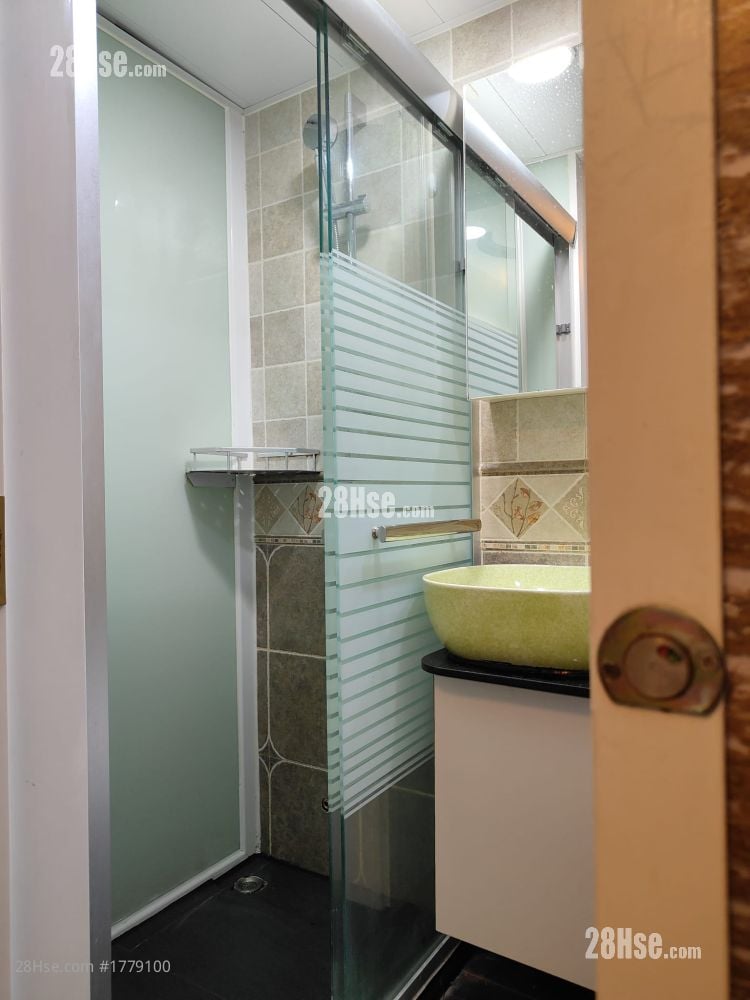 Kong Tak Building Rental 2 Bedrooms , 1 Bathroom 370 ft²