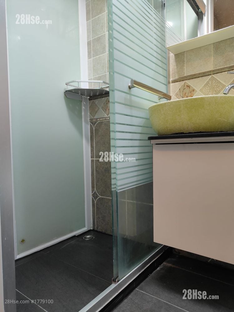 Kong Tak Building Rental 2 Bedrooms , 1 Bathroom 370 ft²