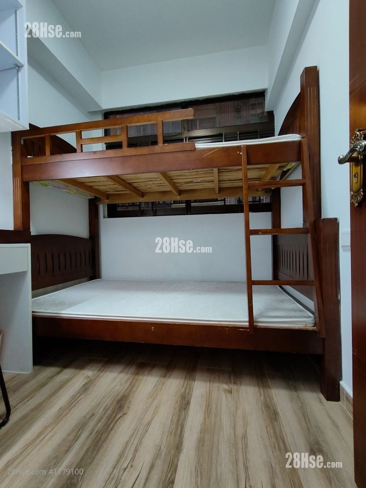 Kong Tak Building Rental 2 Bedrooms , 1 Bathroom 370 ft²