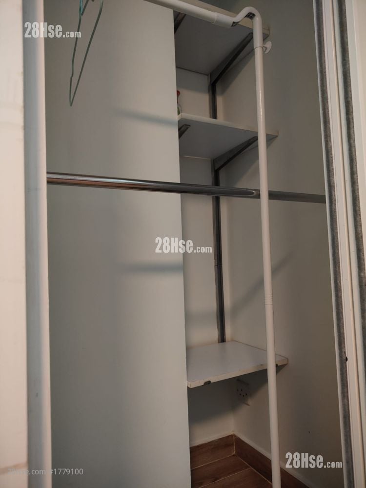 Kong Tak Building Rental 2 Bedrooms , 1 Bathroom 370 ft²