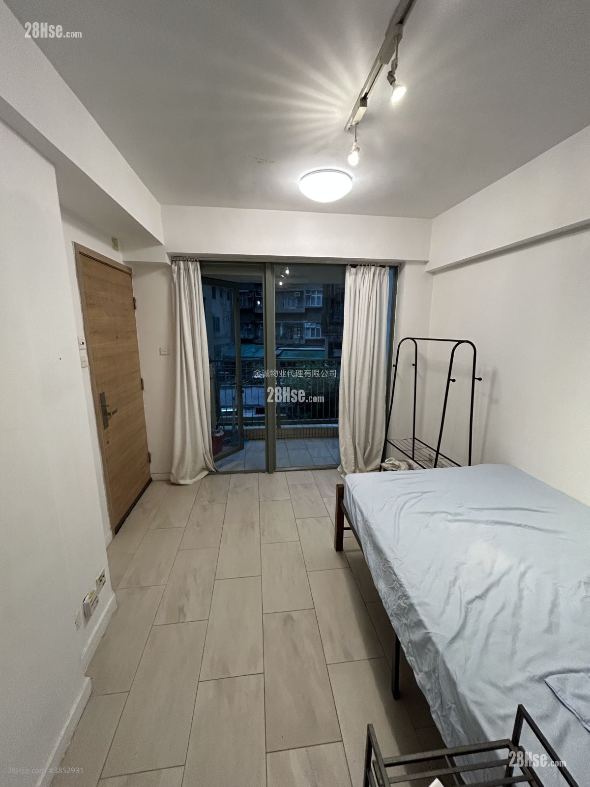Urbana 38 Rental Studio , 1 Bathroom 216 ft²