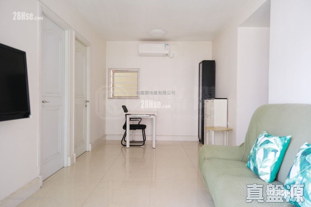 Central Park Towers Rental 494 ft²