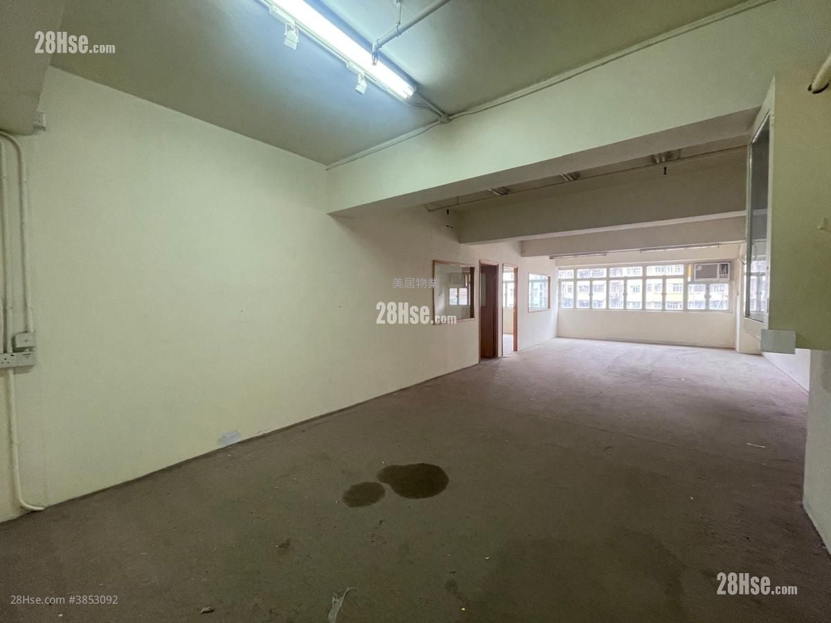Fuk Keung Industrial Building Sell 2 Bedrooms , 1 Toilet 1,300 ft²