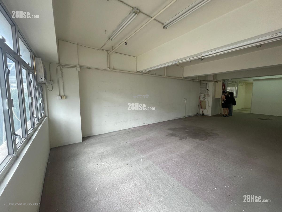 Fuk Keung Industrial Building Sell 2 Bedrooms , 1 Toilet 1,300 ft²