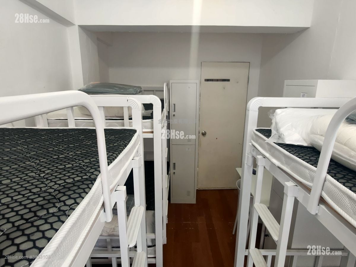 Linfond Mansion Rental 4 Bedrooms , 1 Bathroom 526 ft²