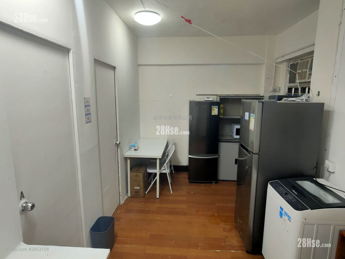 Linfond Mansion Rental 4 Bedrooms , 1 Bathroom 526 ft²
