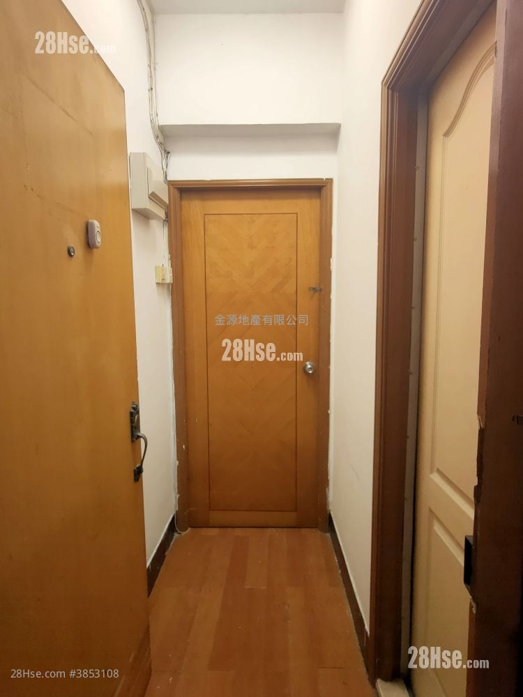 Linfond Mansion Rental 4 Bedrooms , 1 Bathroom 526 ft²