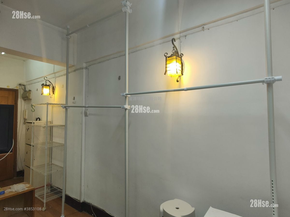 Linfond Mansion Rental 4 Bedrooms , 1 Bathroom 526 ft²