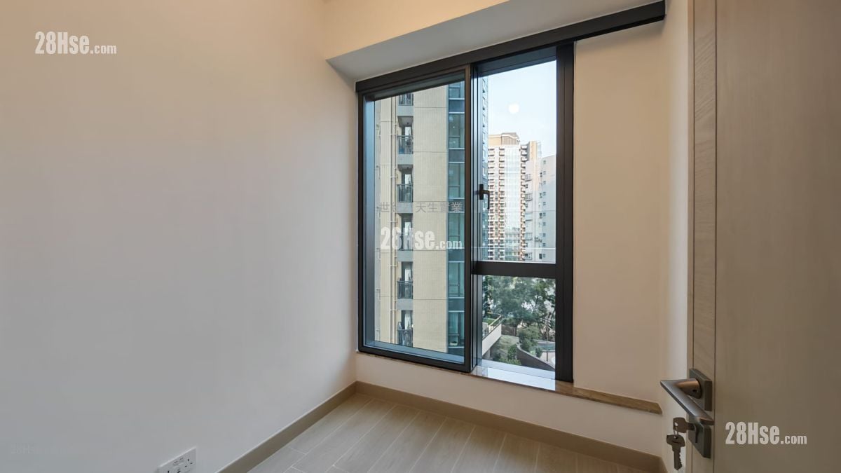 Gold Coast Bay Sell 441 ft²