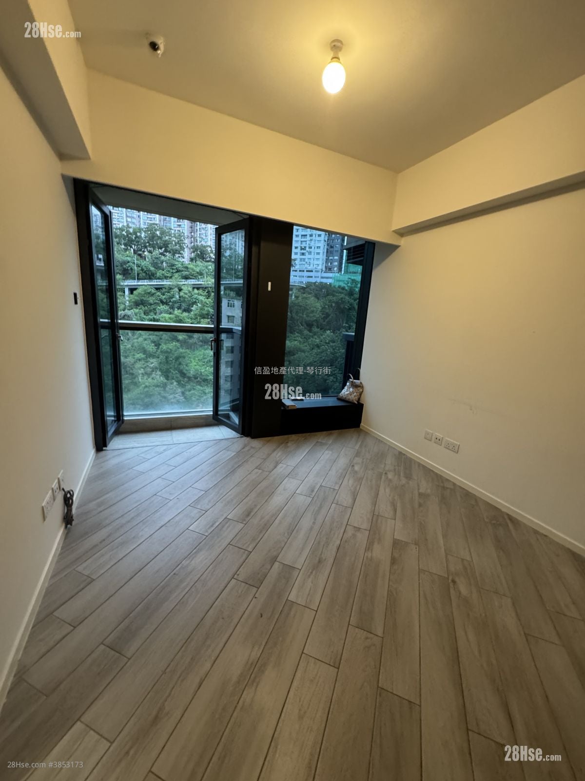 Fleur Pavilia Rental 2 Bedrooms , 1 Bathroom 605 ft²