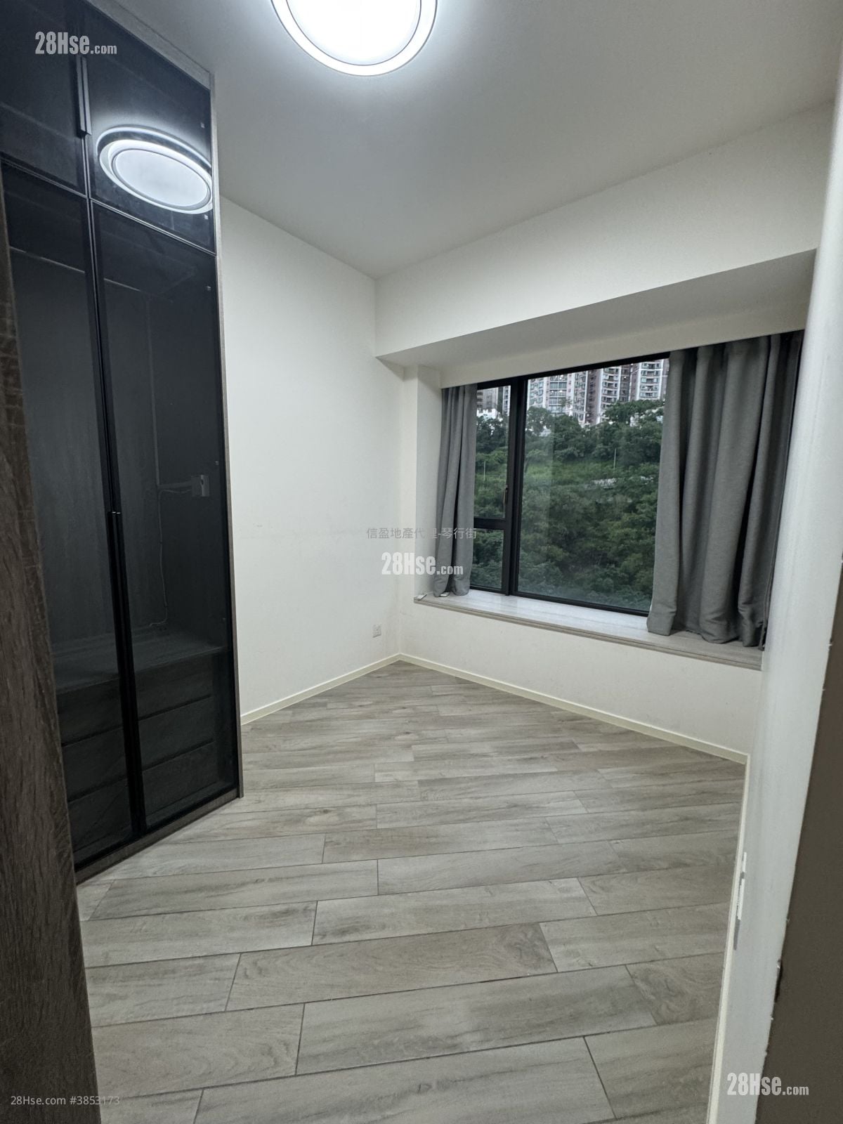 Fleur Pavilia Rental 2 Bedrooms , 1 Bathroom 605 ft²