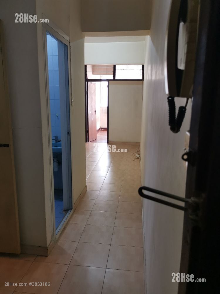 Ming Sun Building Sell 2 Bedrooms , 1 Bathroom 579 ft²