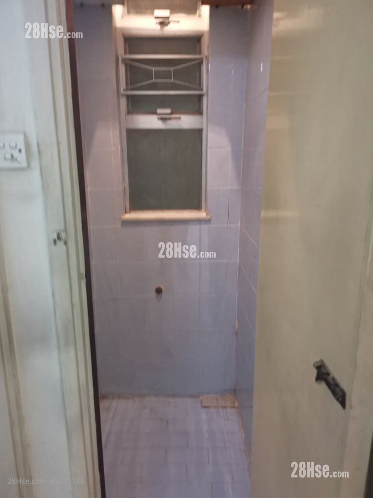 Ming Sun Building Sell 2 Bedrooms , 1 Bathroom 579 ft²