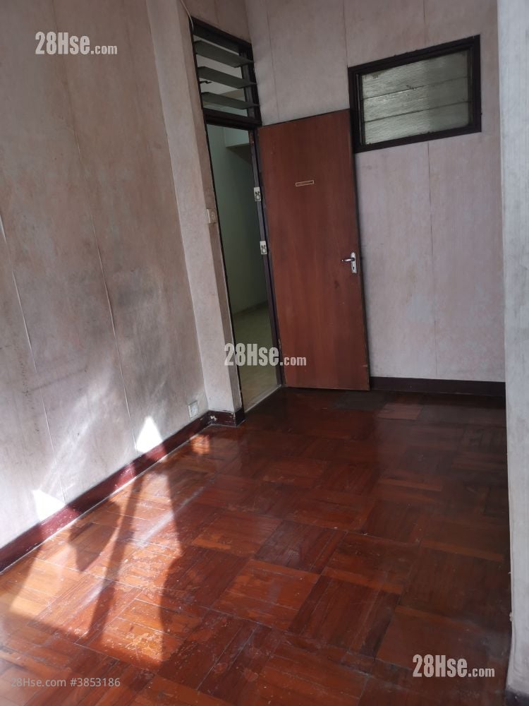 Ming Sun Building Sell 2 Bedrooms , 1 Bathroom 579 ft²