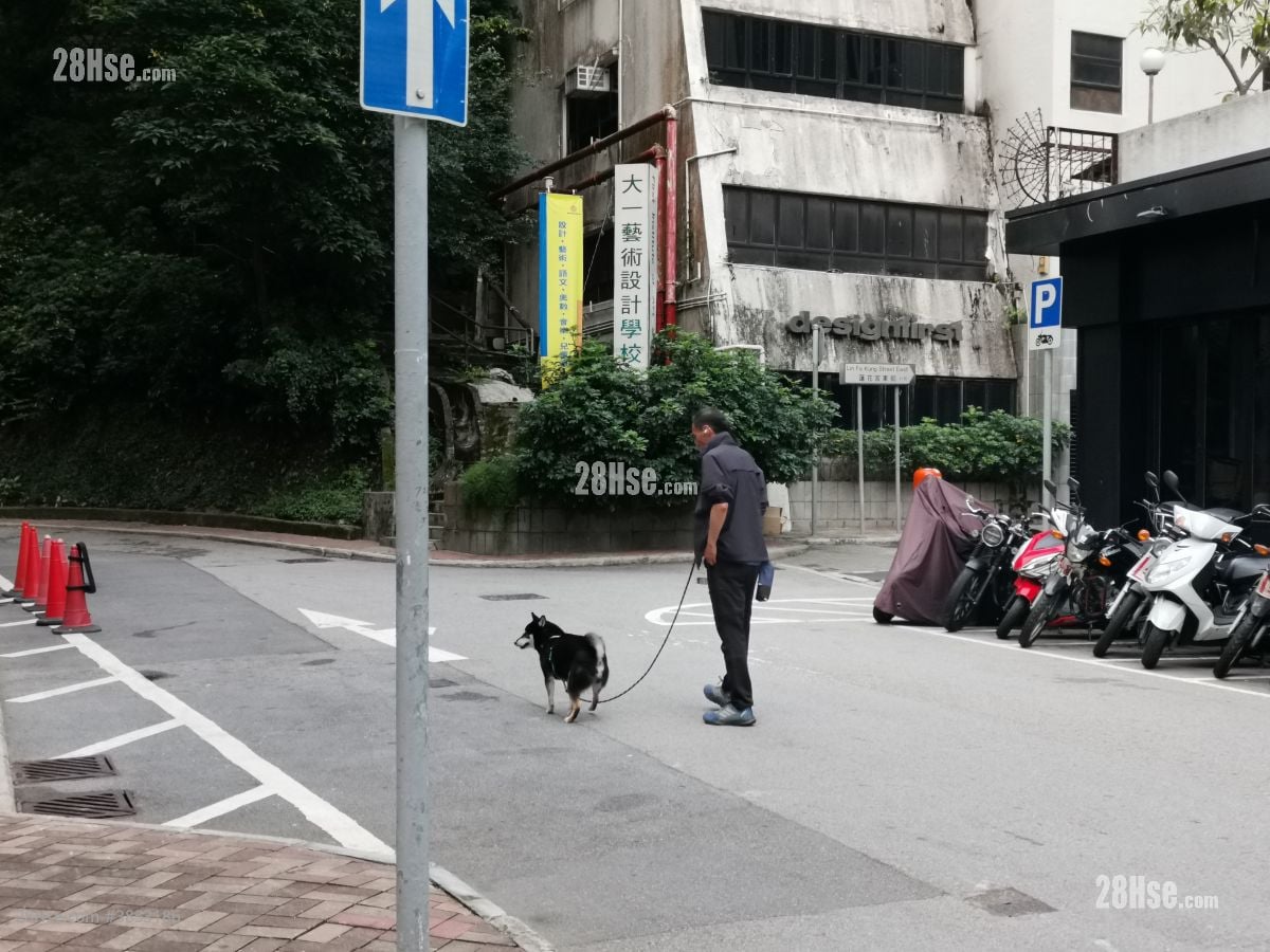 Ming Sun Building Sell 2 Bedrooms , 1 Bathroom 579 ft²