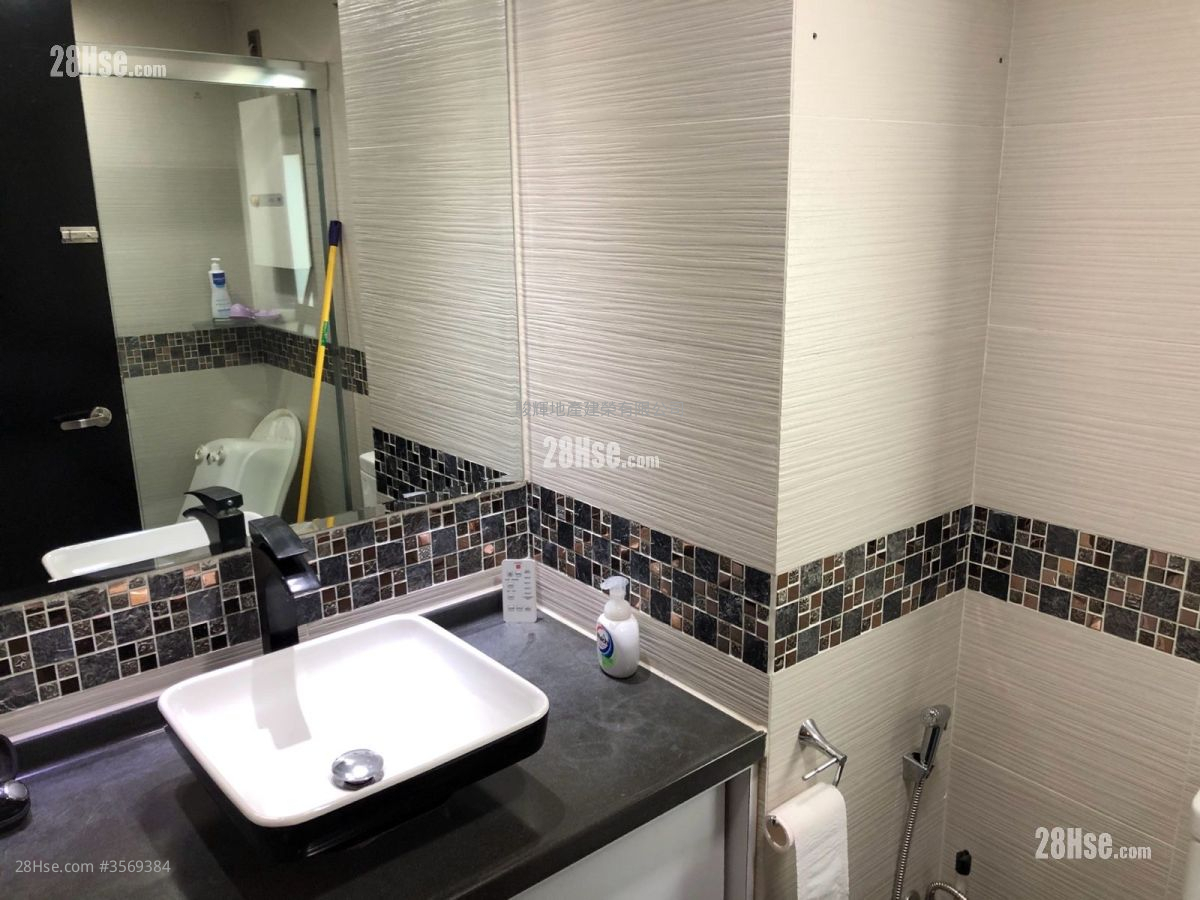 Monte Carlton Sell 3 Bedrooms , 2 Bathrooms 1,073 ft²