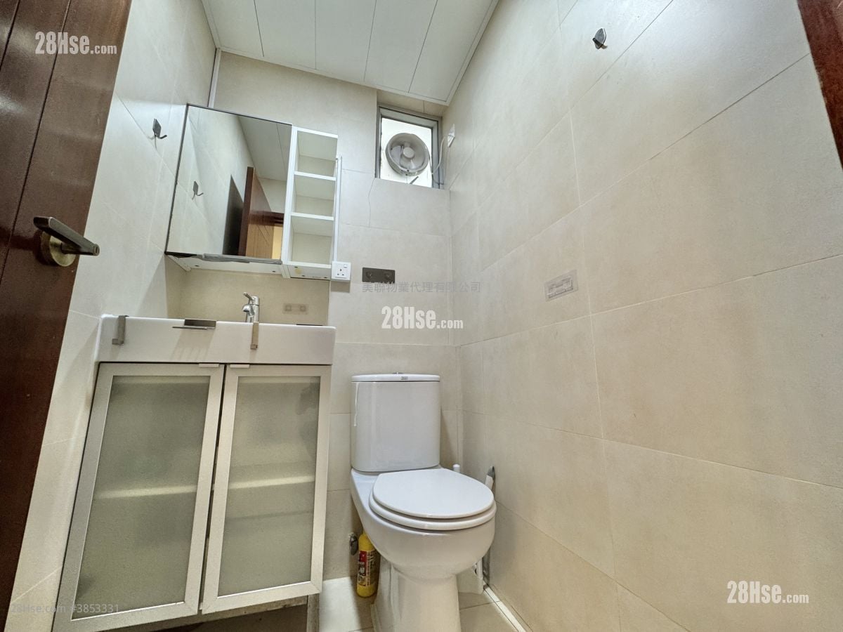 Taikoo Shing Sell 3 Bedrooms , 2 Bathrooms 708 ft²