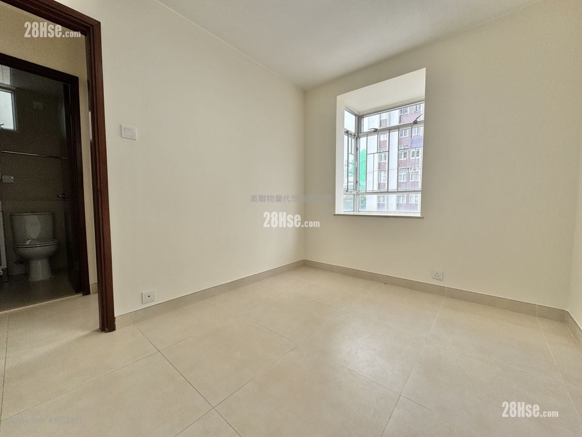Taikoo Shing Sell 3 Bedrooms , 2 Bathrooms 708 ft²
