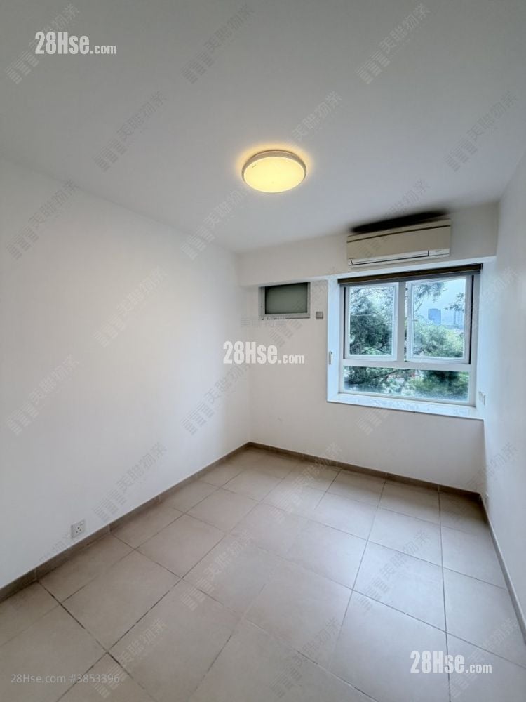 Village Gardens Sell 3 Bedrooms , 2 Bathrooms 801 ft²