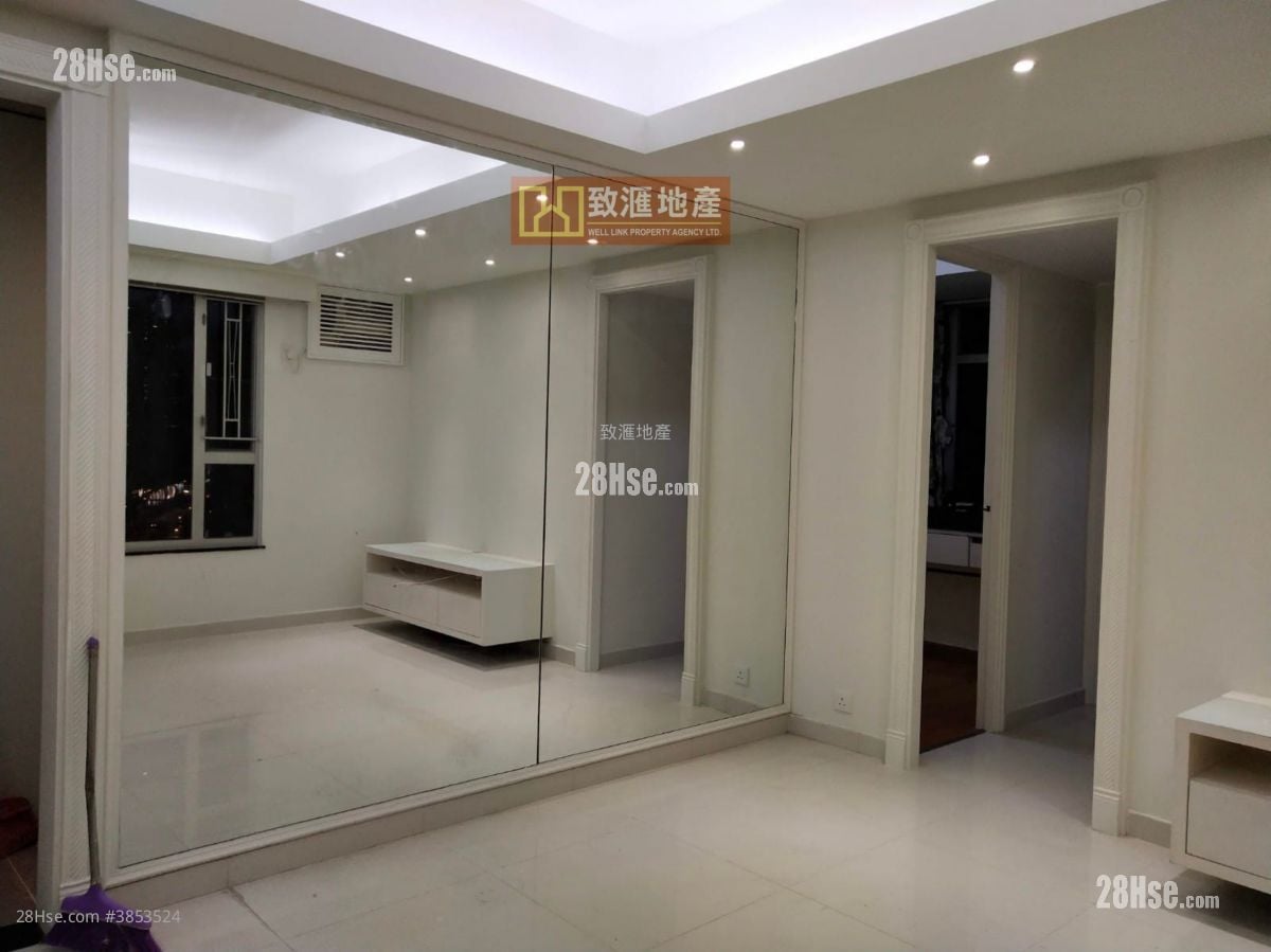 Waldorf Centre Sell 2 Bedrooms 438 ft²