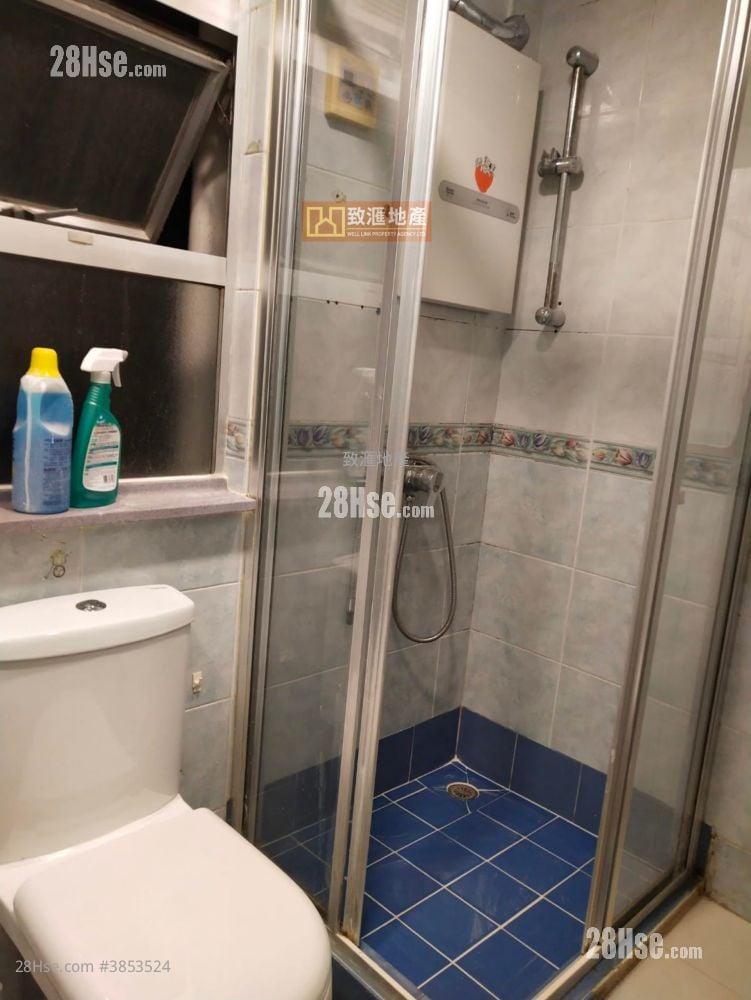 Waldorf Centre Sell 2 Bedrooms 438 ft²
