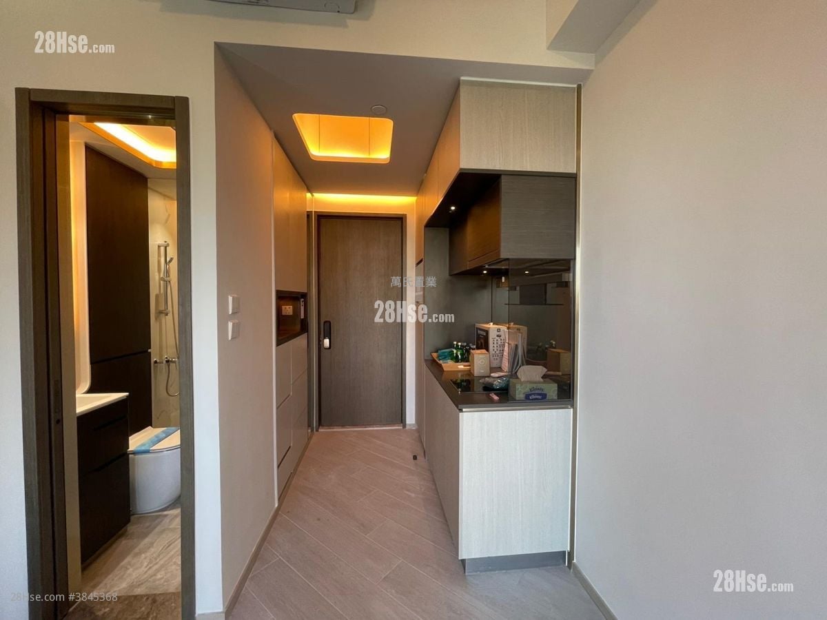 The Royale Rental Studio , 1 Bathroom 207 ft²