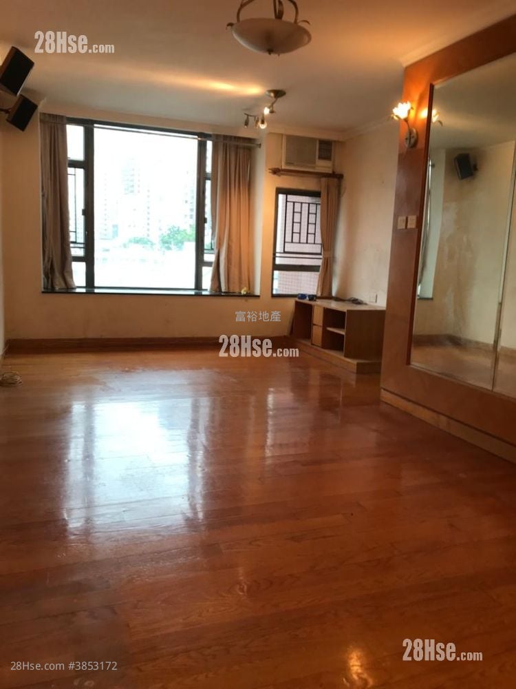 荷李活華庭 售盤 2 房 , 1 浴室 615 平方呎