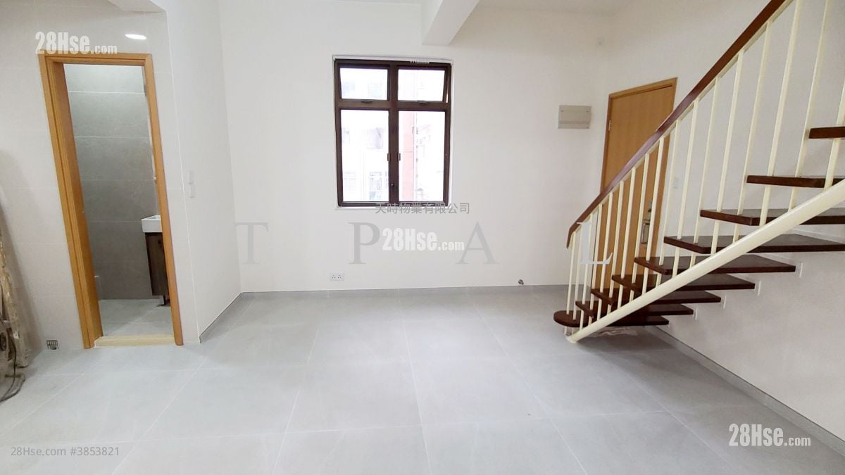 Elegance House Rental 3 Bedrooms , 2 Bathrooms 1,249 ft²