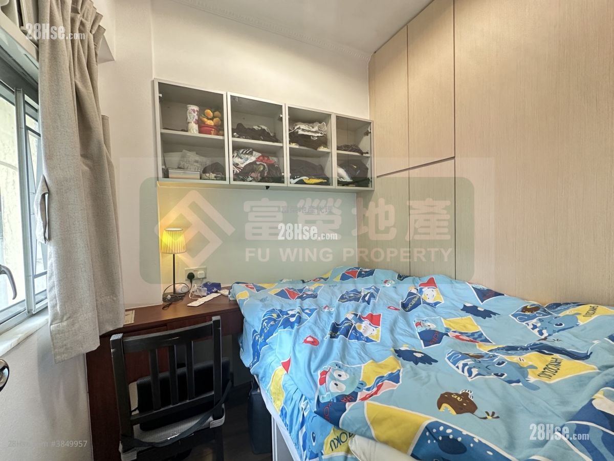 鴻福大樓 售盤 2 房 , 1 浴室 278 平方呎