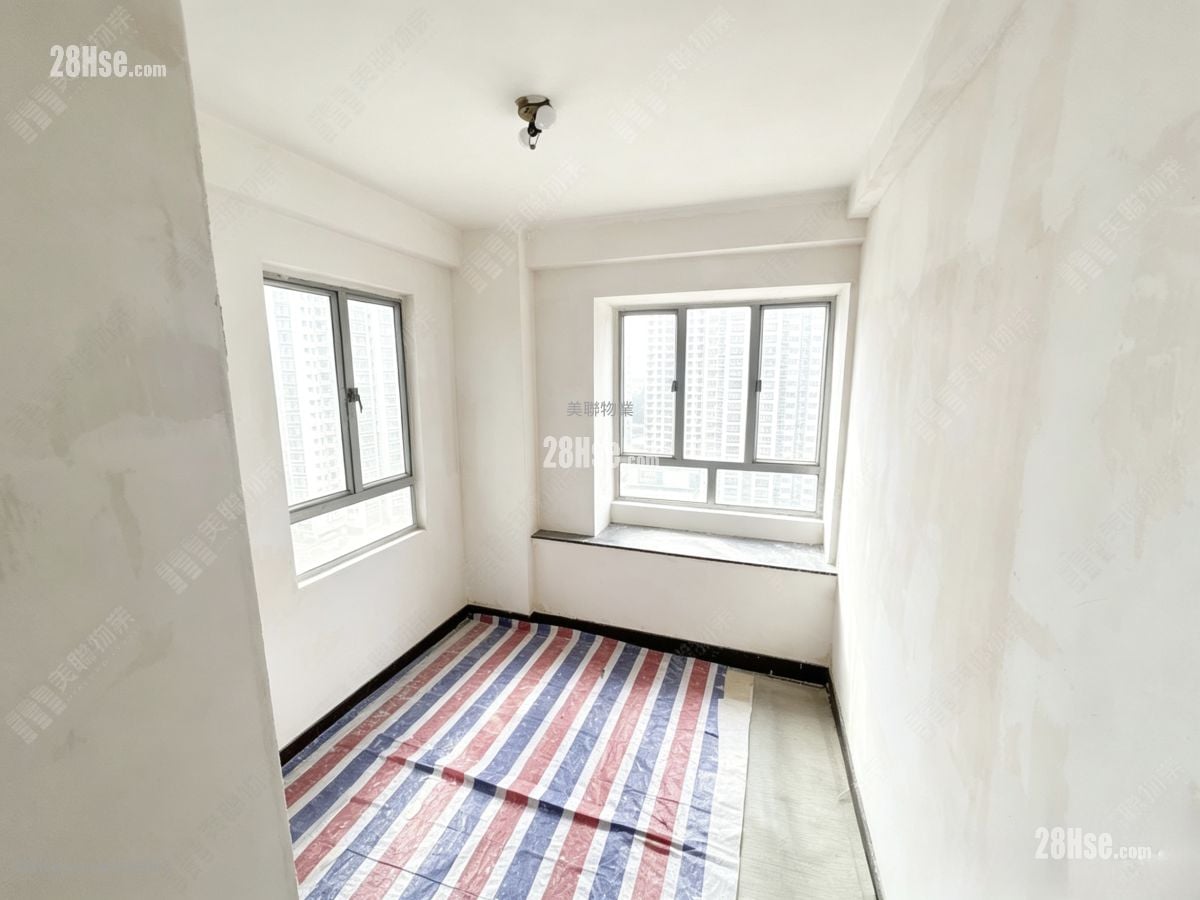 Lucky Plaza Sell 2 Bedrooms 443 ft²