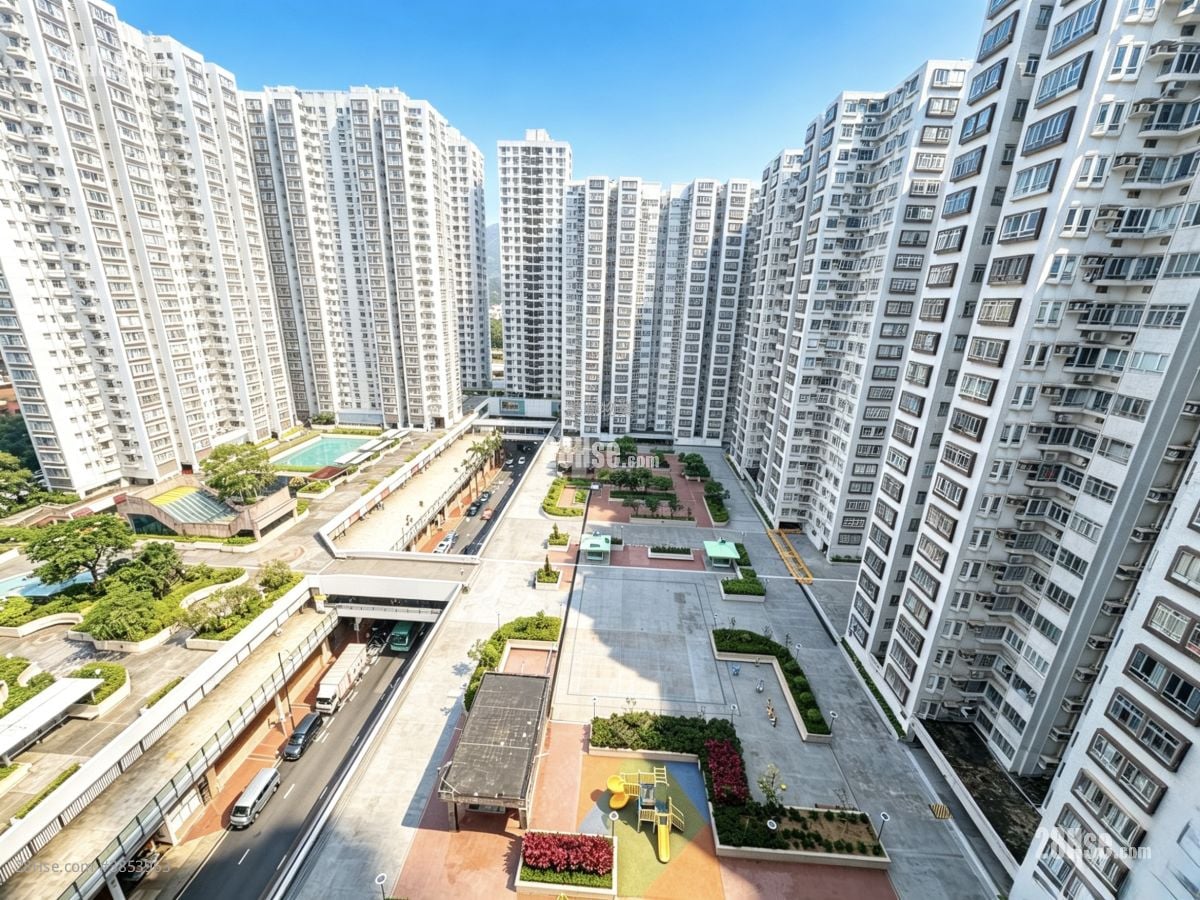Lucky Plaza Sell 2 Bedrooms 443 ft²