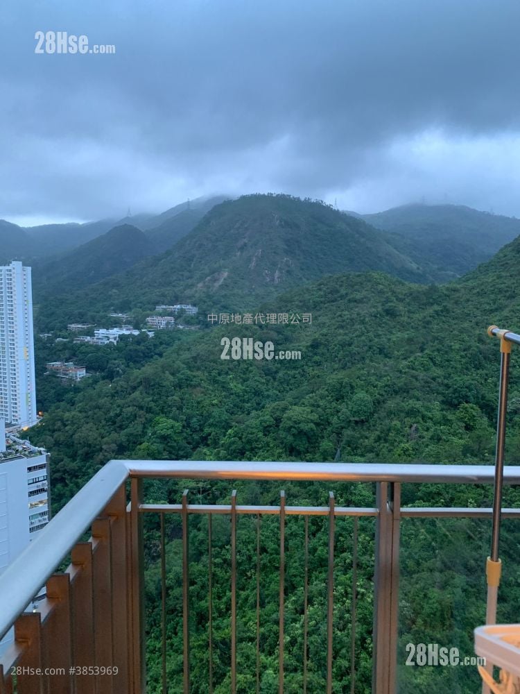 晉名峰 售盤 3 房 790 平方呎