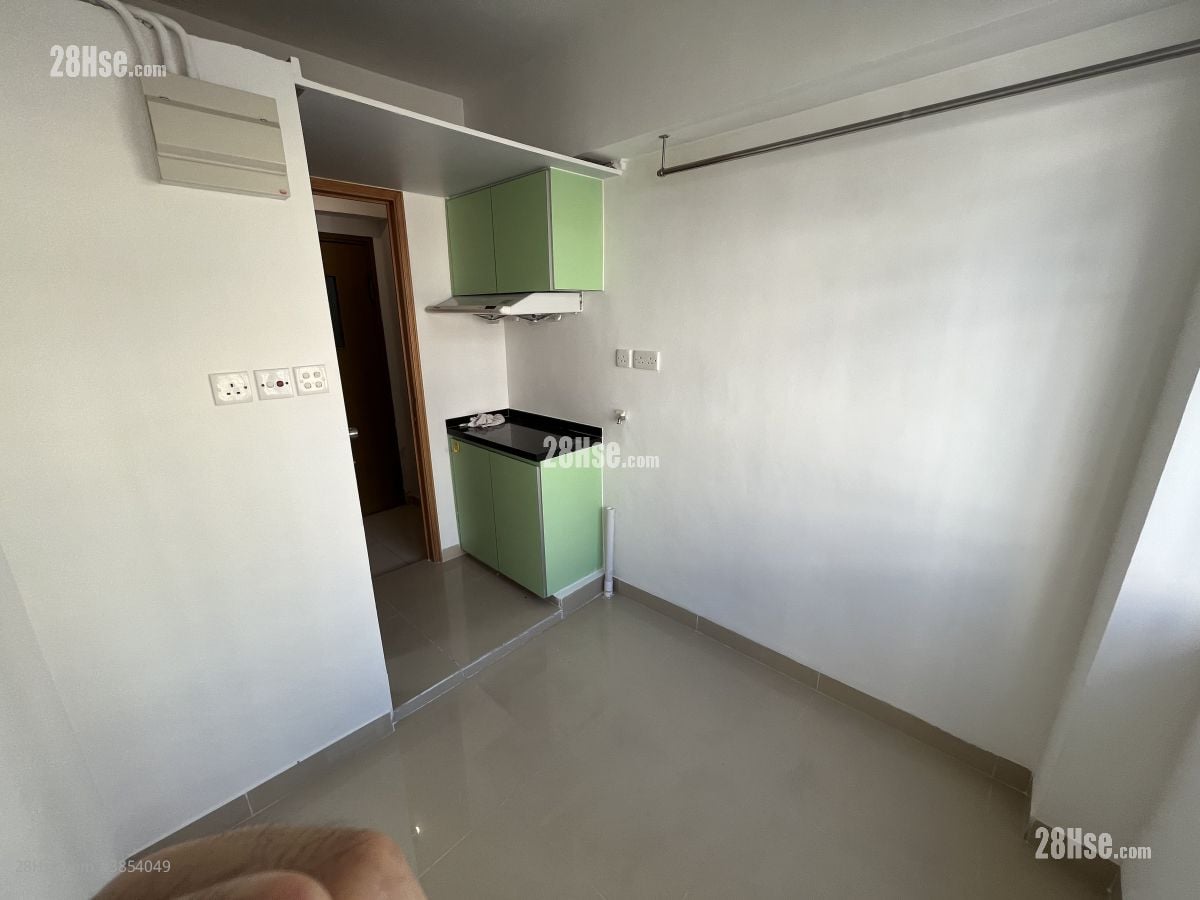 Kin Hang Building Rental 100 ft²