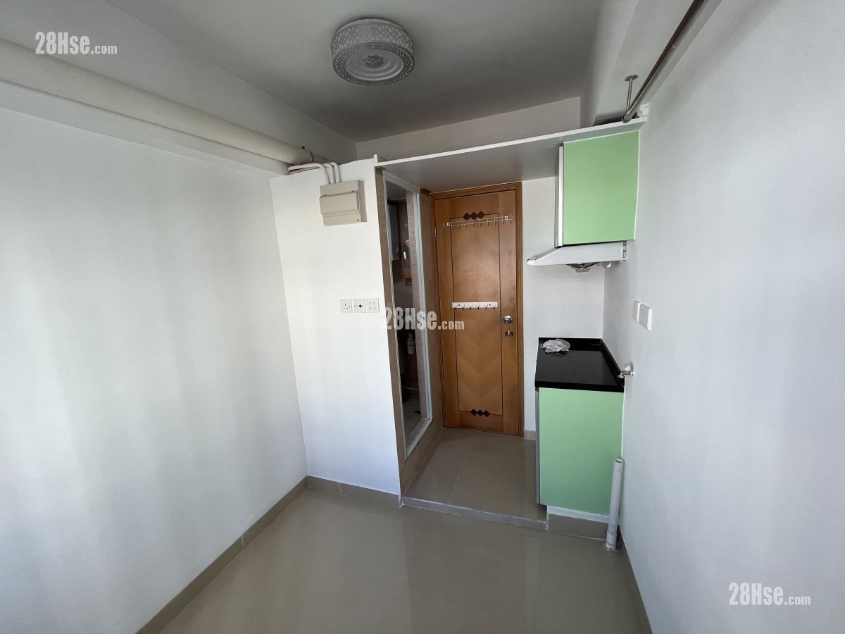 Kin Hang Building Rental 100 ft²