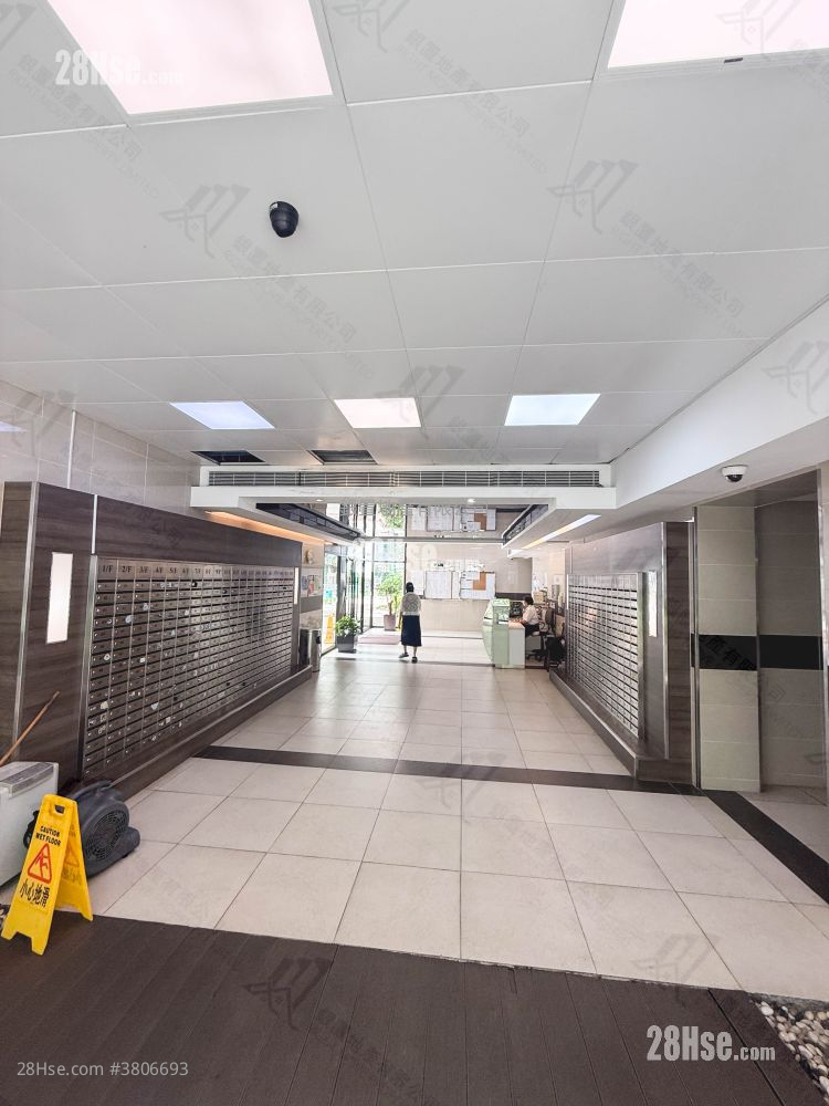 May Shing Court Sell 2 Bedrooms , 1 Bathroom 338 ft²