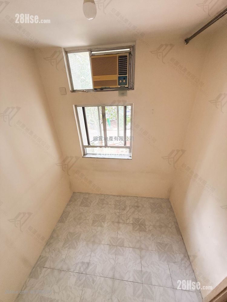 May Shing Court Sell 2 Bedrooms , 1 Bathroom 338 ft²