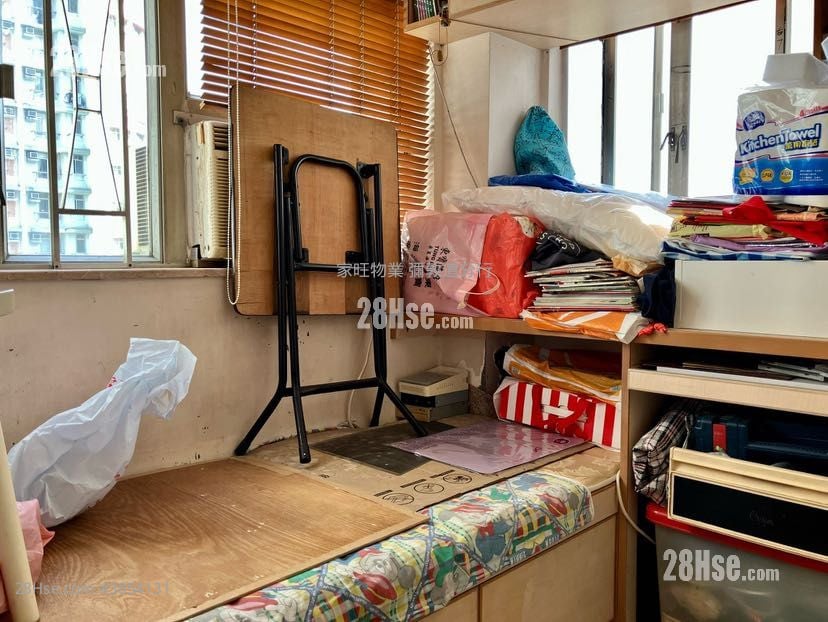 Tin Fung House Sell 2 Bedrooms , 1 Bathroom 269 ft²