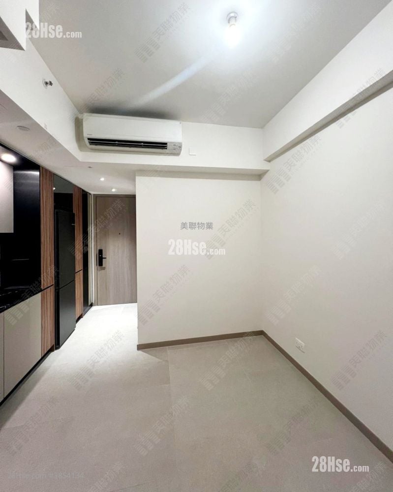 Silicon Hill Sell Studio , 1 Bathroom 218 ft²
